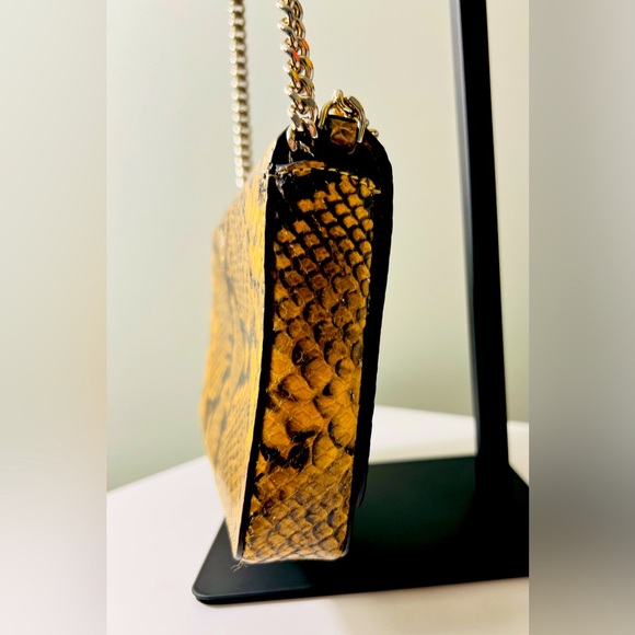 ♠️ Kate Spade ♠️ Snake Embossed Small Turn Lock Crossbody Bag with Chain Strap - Picture 5 of 13